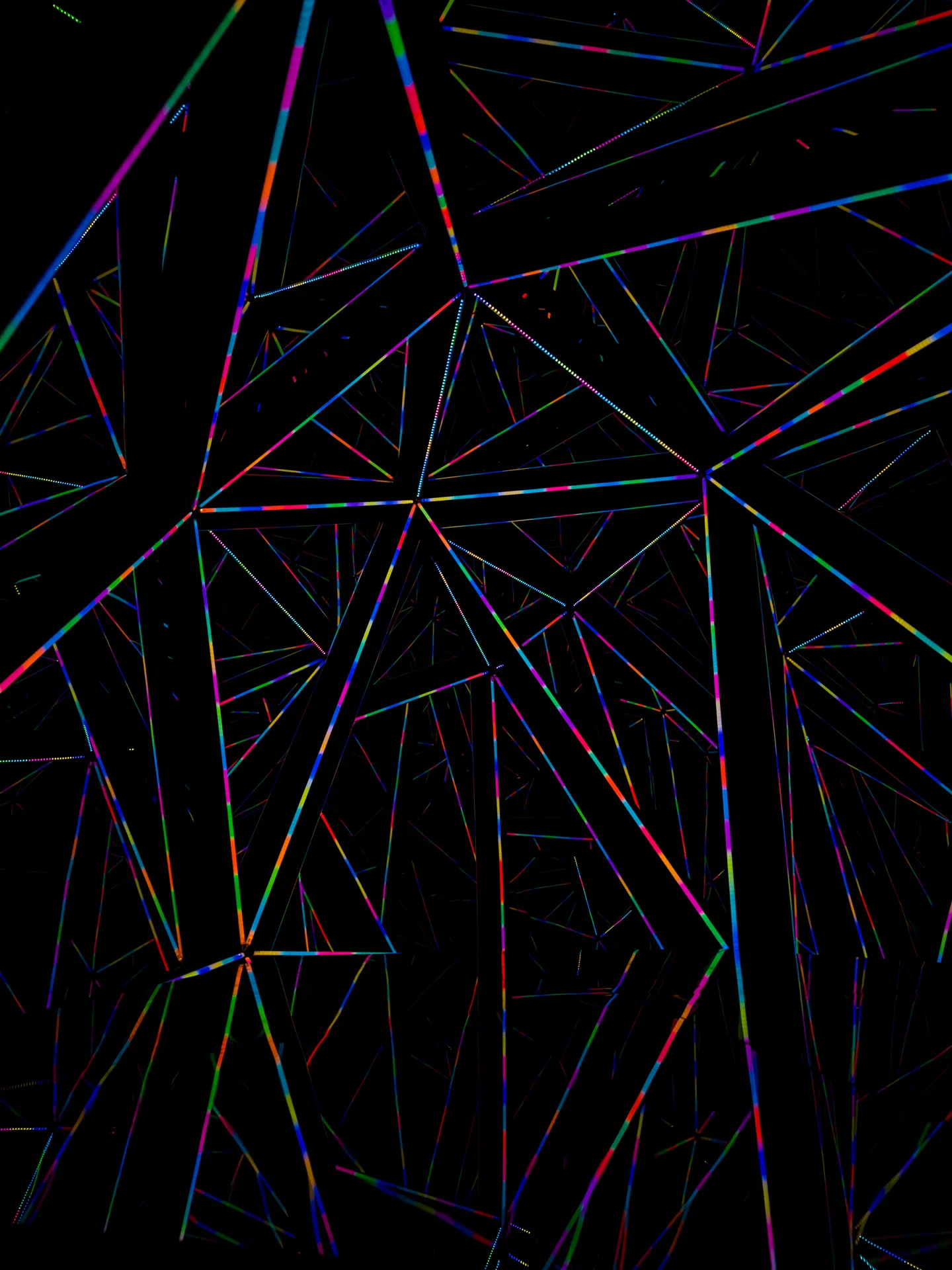 Lignes multicolores — aLuminae vibre dans l'obscurité